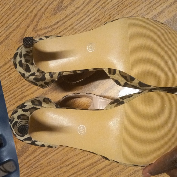 <Cheetah Print KITTEN Heals> - Picture 7 of 7